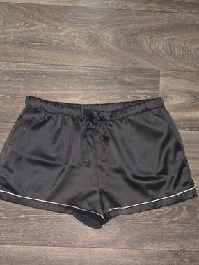 Forever 21 Satin Pajama Shorts – Size Large – Black Silky Lounge Shorts NWOT